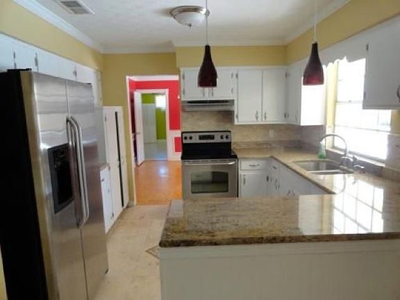 2nd image of 5020 Brighton Dr
