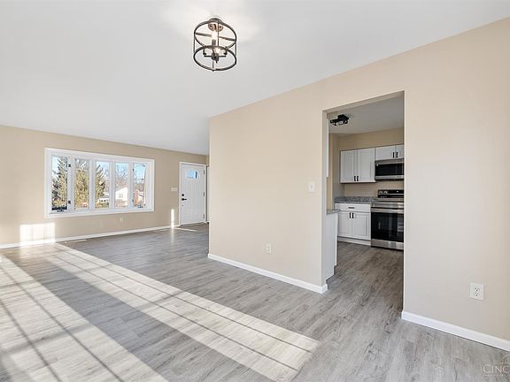 5th image of 10534 Breedshill Dr