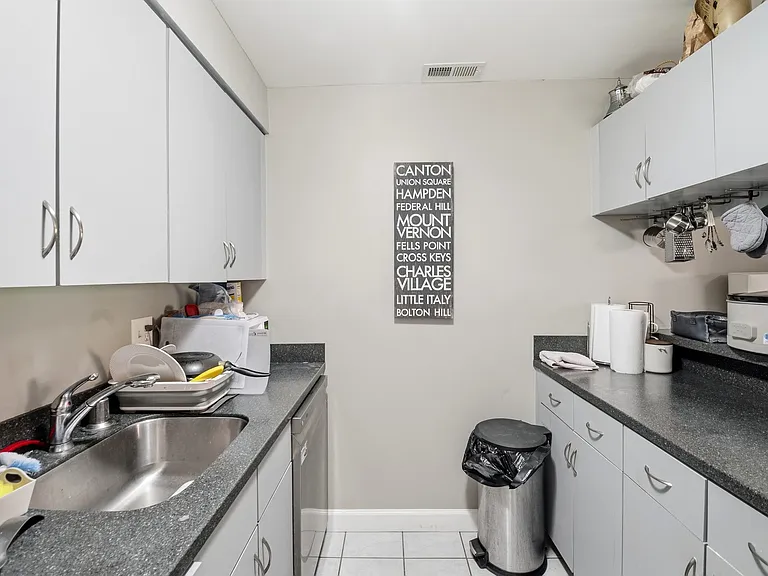 642 S Charles St #R22 — Photo 8