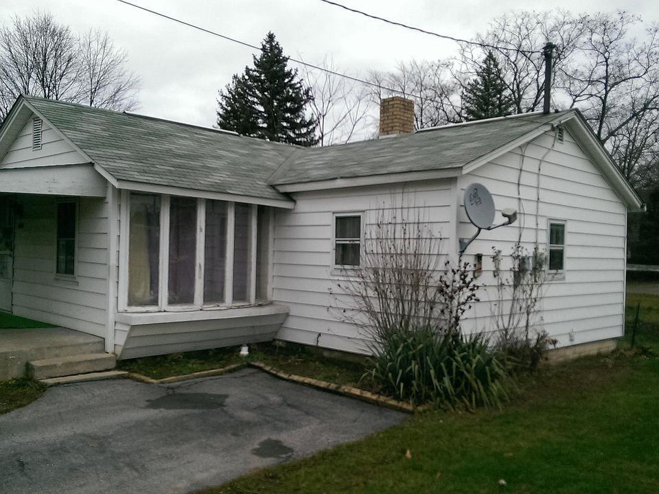 1st image of 1404 Lawrence Ave