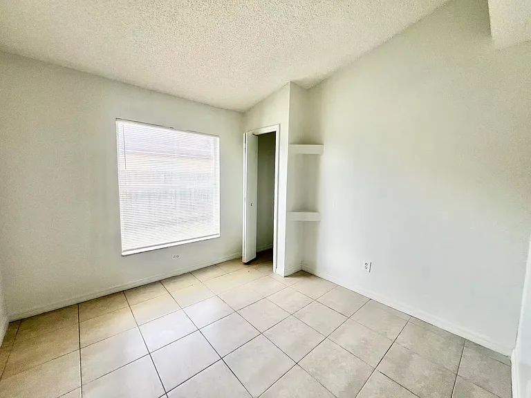 464 Spreading Oak Cir — Photo 19