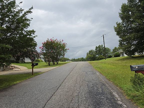 5th image of 216 Diamond Ct