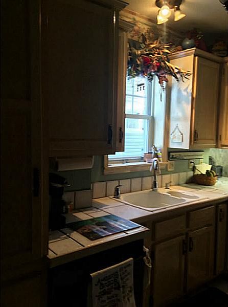 2nd image of 423 Boyles Avenue