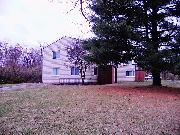 2nd image of 21 Flanders Ln