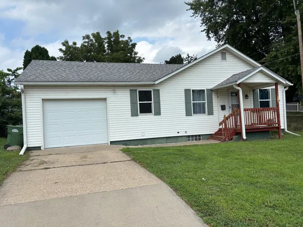 118 29th Ave N, Clinton, IA 52732