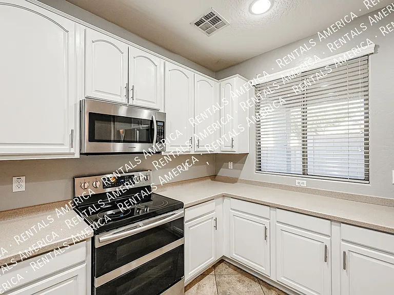 2614 W Florentine Rd — Photo 19