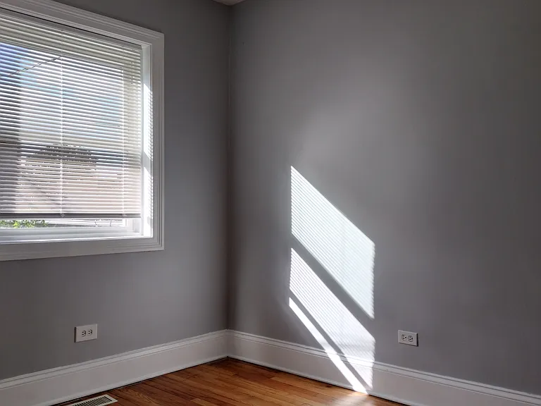 7408 S Eberhart Ave #1R — Photo 8