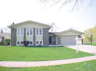 516 Tennyson Dr, Wheaton, IL