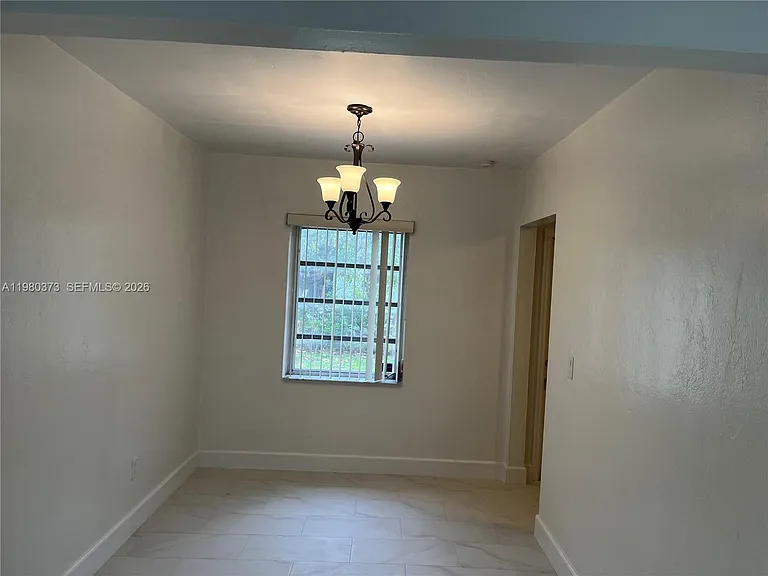 6261 NW 40th St — Photo 8