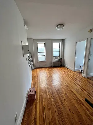 Rented by Manhattan Dwelling Corporation | media 2