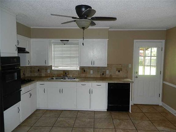 3rd image of 1615 Anita St