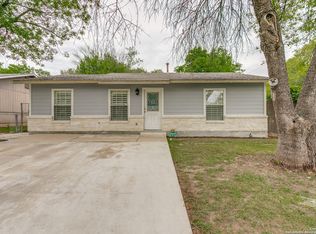 6703 Middle Oaks Dr, San Antonio, TX 78227