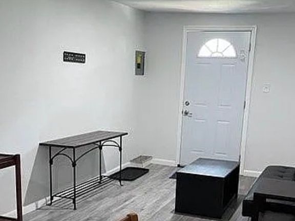 3rd image of 504 Lee St Unit A