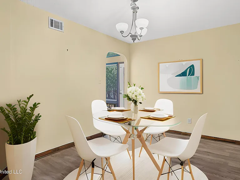 4409 Shadow Wood Cir — Photo 25