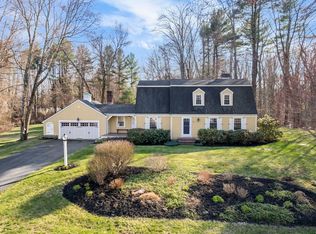 99 Raleigh Tavern Ln, North Andover, MA 01845