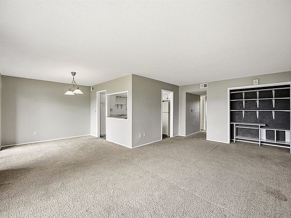 4th image of 411 Crimson Dr NE APT 19