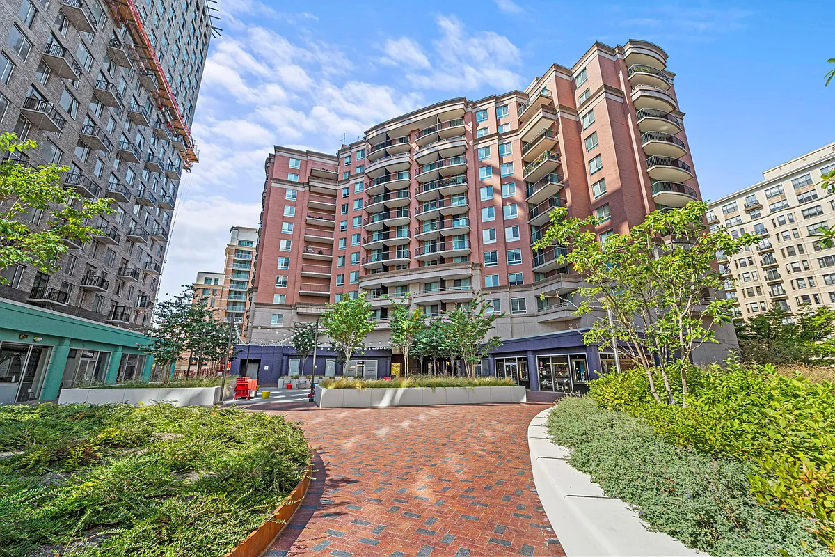 Building Photo - Bethesda Place