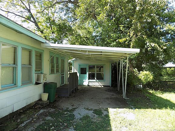 3rd image of 700 N Gulf St