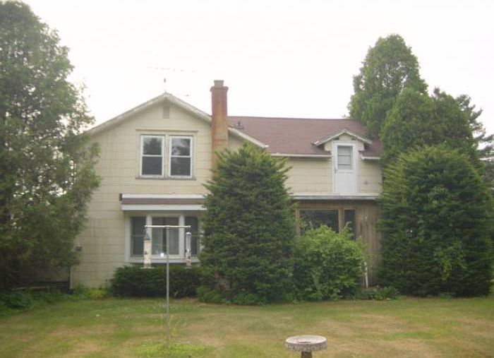 2 Story on 2.99 acres