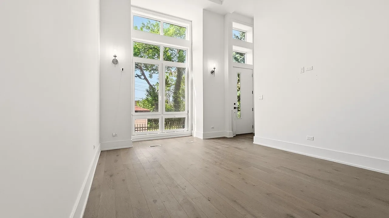 4 bed, 3200 sqft, $4,250 — Photo 1