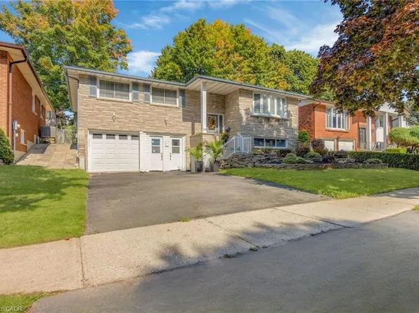 34 Georgian Cres, Kitchener, ON N2B 3N9