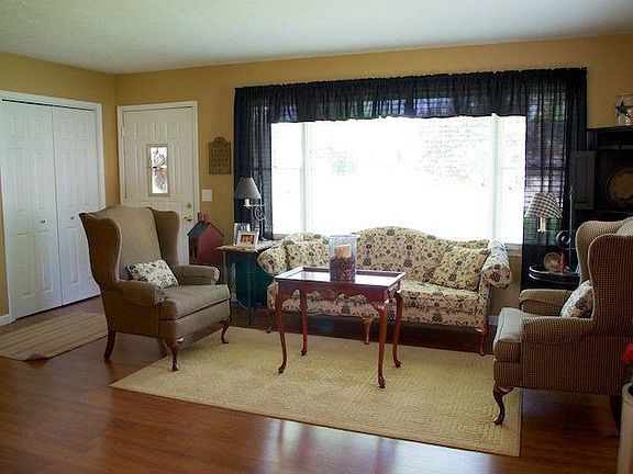 2nd image of 1114 Brookdale Dr