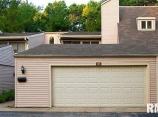 10 Country Pl, Springfield, IL 62703