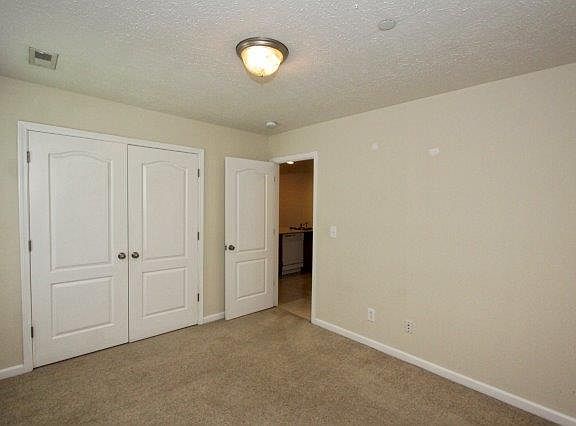 5th image of 1640 Golf Club Ln APT A