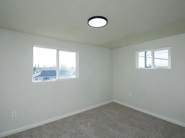 521 Imperial Ave #B — Photo 9