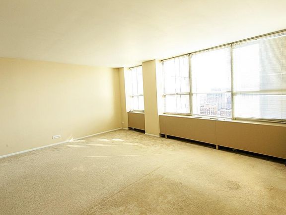 4th image of 655 W Irving Park Rd APT 3211