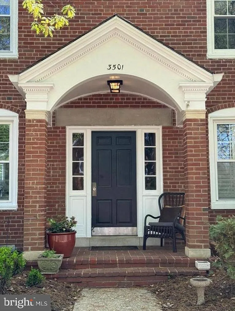 2 bed, 1.0 bath, 1003 sqft, $2,850 — Photo 4