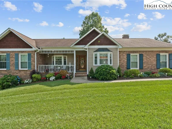 1108 Applegate Court, Lenoir, NC 28645