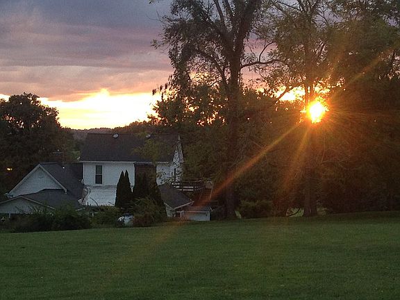 4th image of 2440 Sunrise Ave