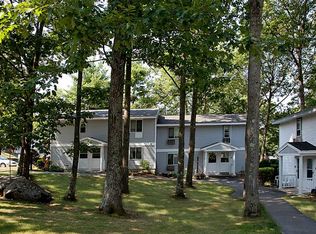 1 Beacon Dr, Palmer, MA 01069