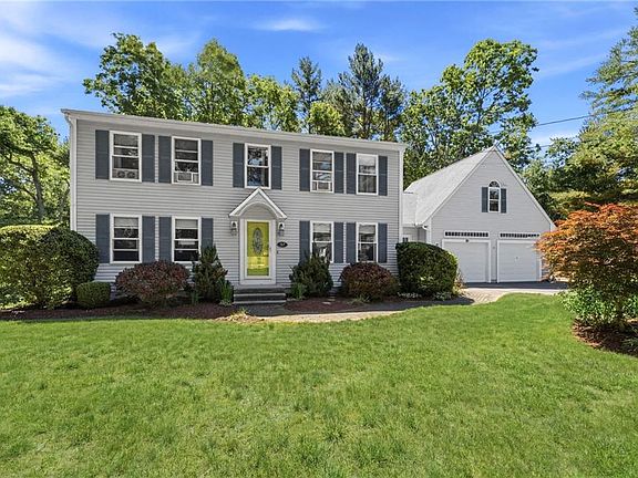 2nd image of 34 Crestwood Ln