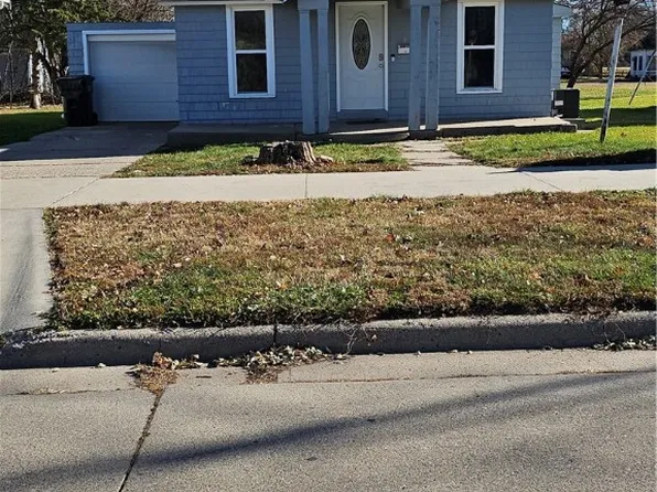 518 5th St, Perry, IA 50220