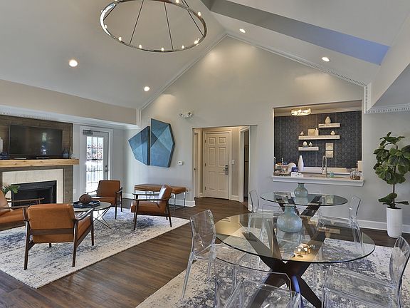 5th image of 75 Crestmont Way #735