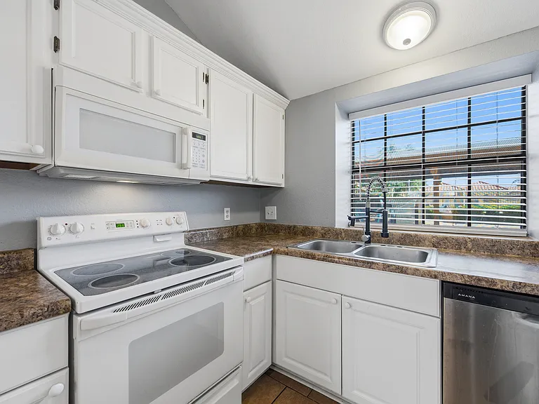 5704 E Aire Libre Ave #1031 — Photo 9