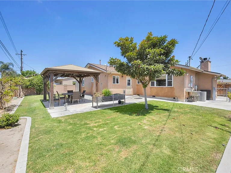 1521 S Dallas Dr — Photo 31