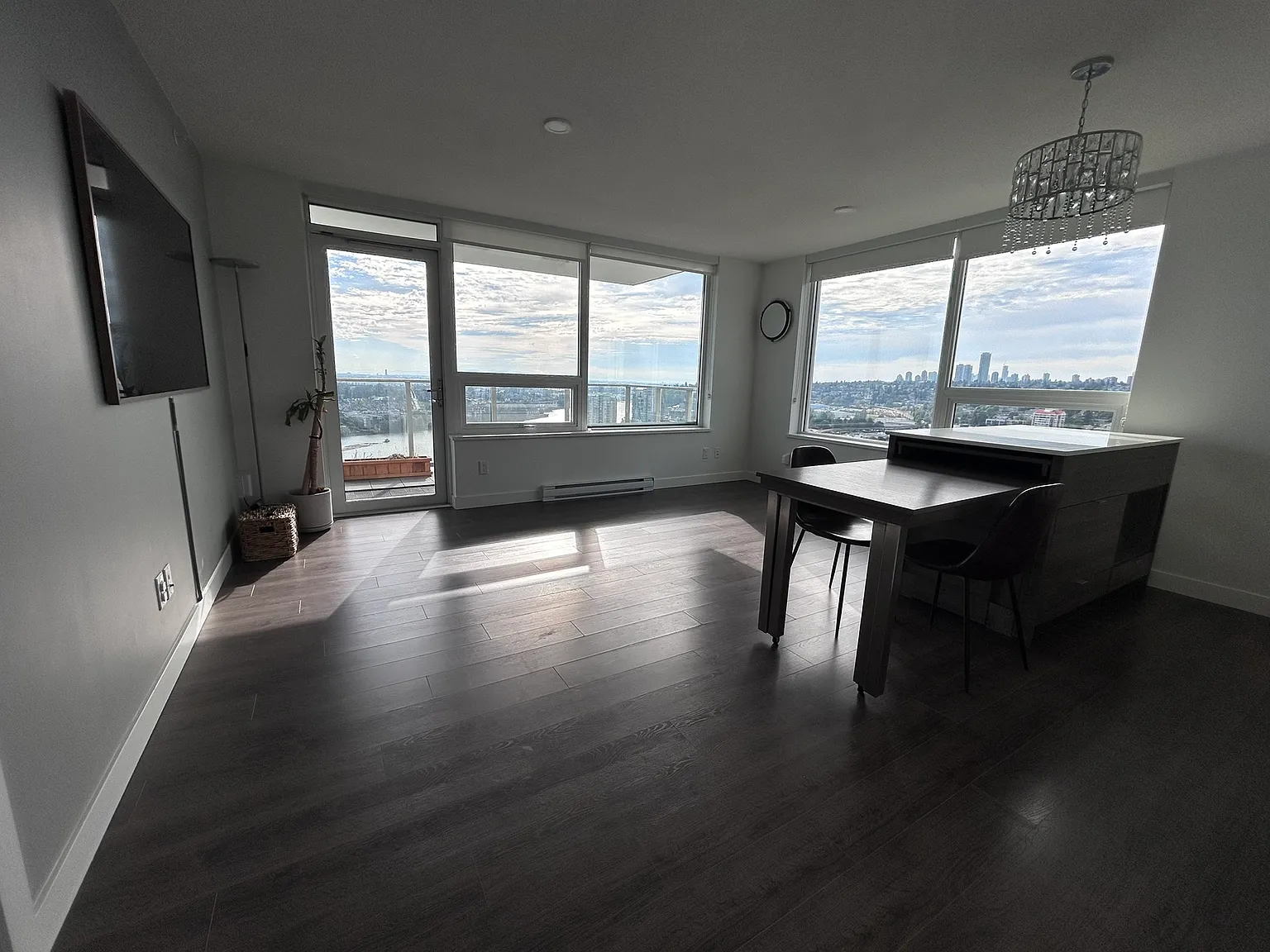 Quayside Dr, New Westminster — Photo 1