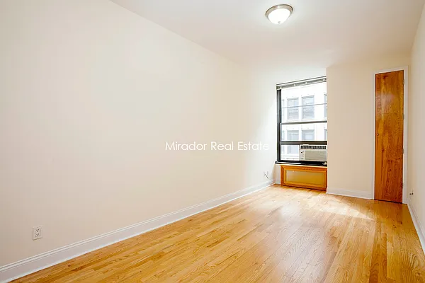 Rented by Mirador Real Estate | media 22