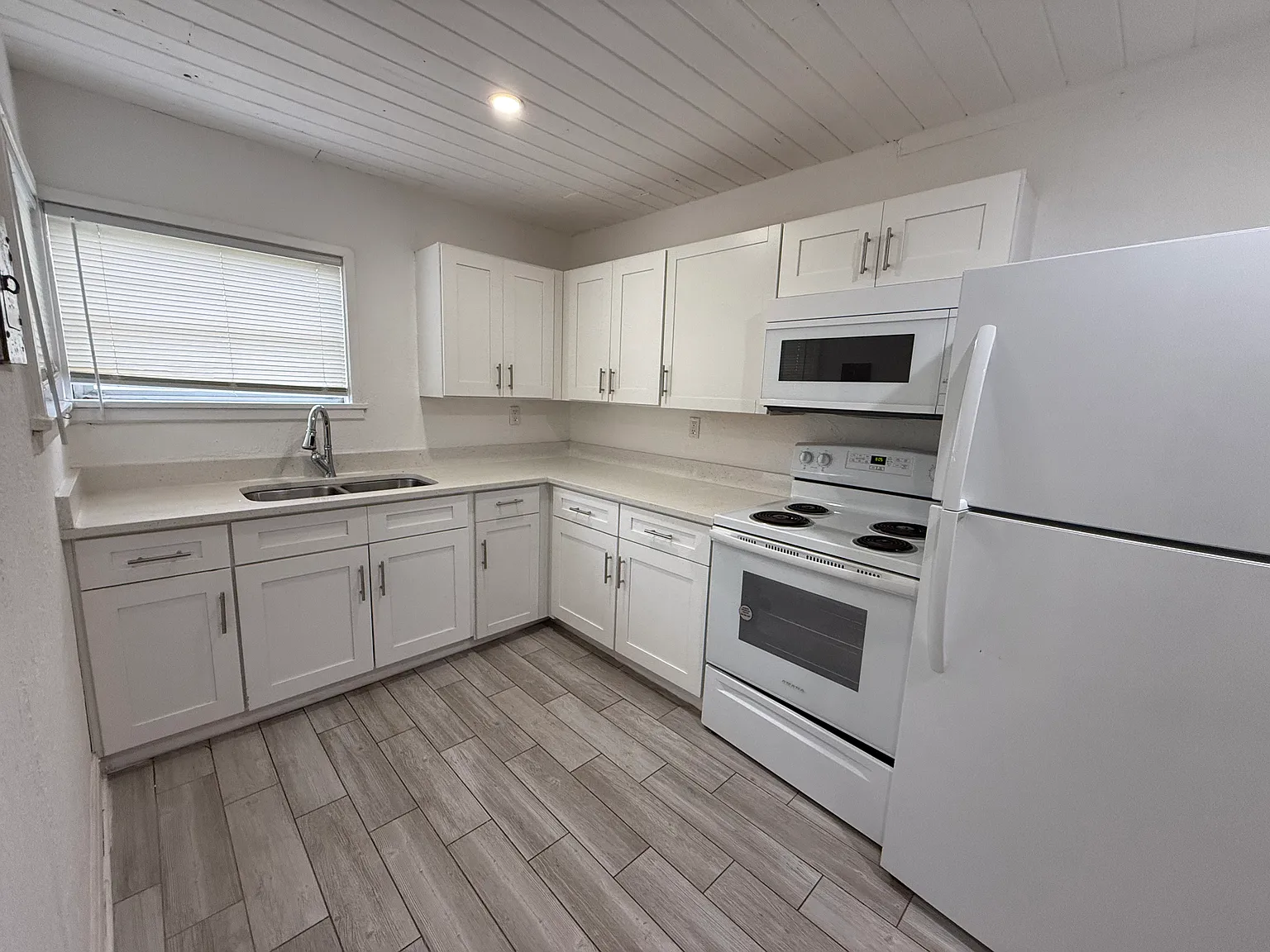 2 bed, 776 sqft, $1,600 — Photo 1