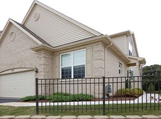 813 Oak Hollow Rd #4, Crystal Lake, IL 60014