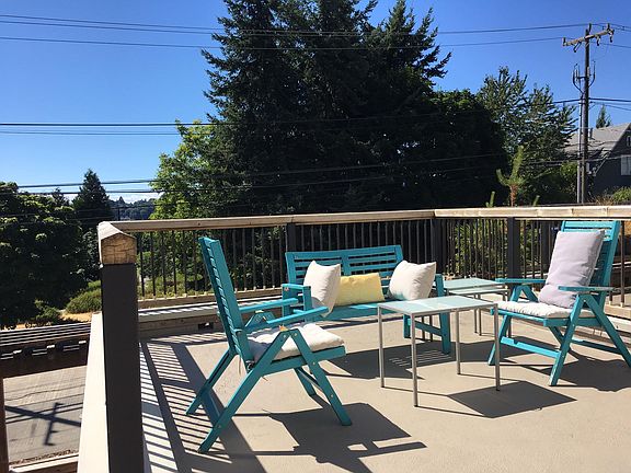 Front deck overlooking Sam Smith Park