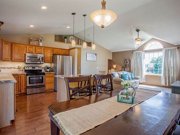 3rd image of 2705 Rushwood Dr