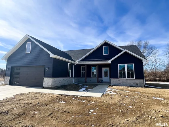 1217 Parkview Dr, Eureka, IL 61530