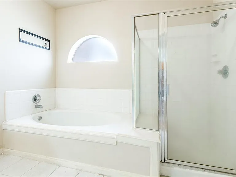 1138 Evandale Ln — Photo 15