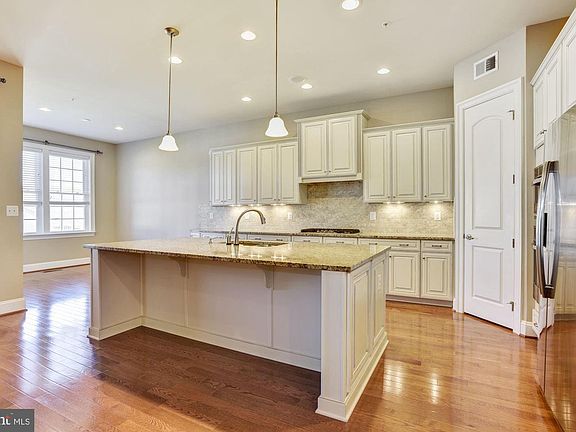 3rd image of 11304 Barnsley Way