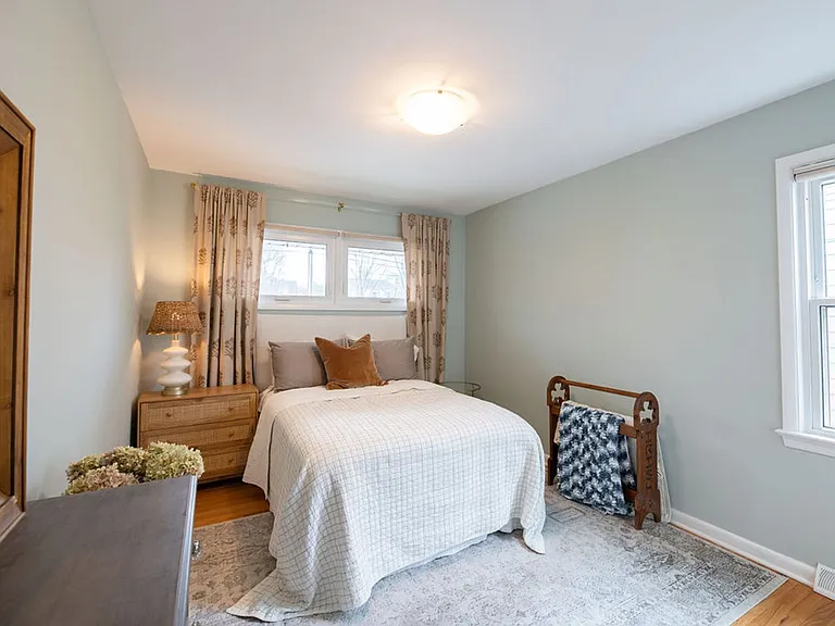 23213 Fairmount Blvd — Photo 23