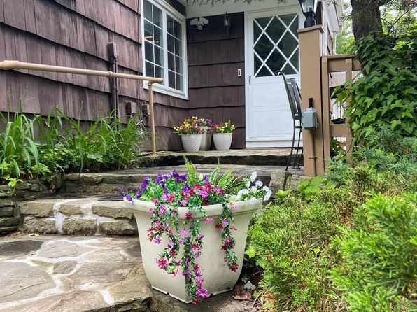 135 Old Mount Kisco Rd FLOOR 1